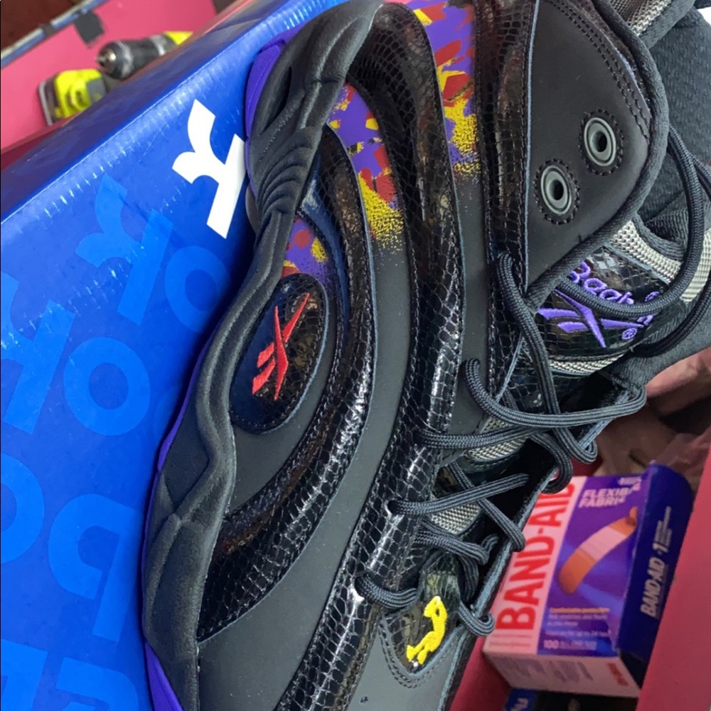 Clean never been worn - Picture 2 of 2